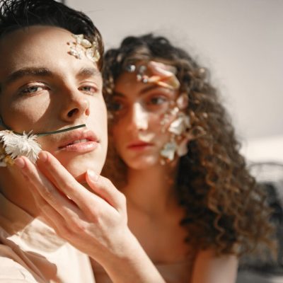 Dependencia emocional en hijas de madres narcisistas